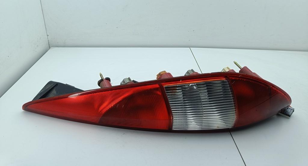 фонарь задний правый Ford Mondeo III 2001, 1.8 л., бензин, МКПП, синий, универсал, 1S7113404C