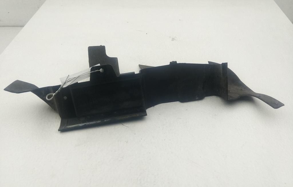 диффузор вентилятора Audi A4 B5 1996, 1.8 л., бензин, МКПП, серый, универсал, 8D0121284B