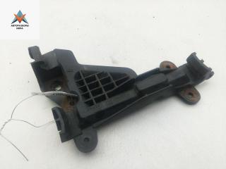 кронштейн заднего бампера Audi 100 4A/C4 1993, 2.6 л., бензин, МКПП, серый, универсал, 4A0807484