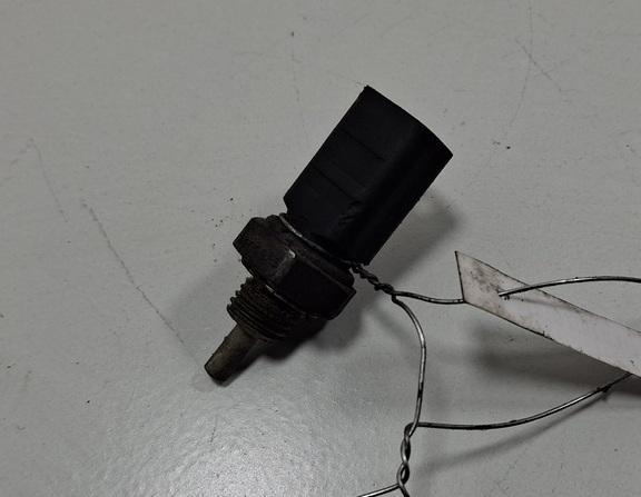 датчик температуры Dacia (Renault) Sandero I 2010, 1.4 л., бензин, МКПП, красный, хетчбэк 5 дв., 8200561449 - фото №1