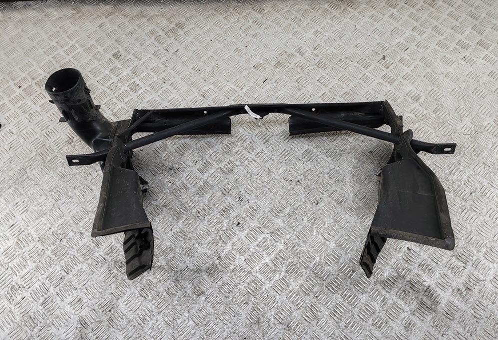 воздуховод BMW 5 E60/E61 2004, 2.5 л., бензин, АКПП, серый, универсал, 7050649, 7050604