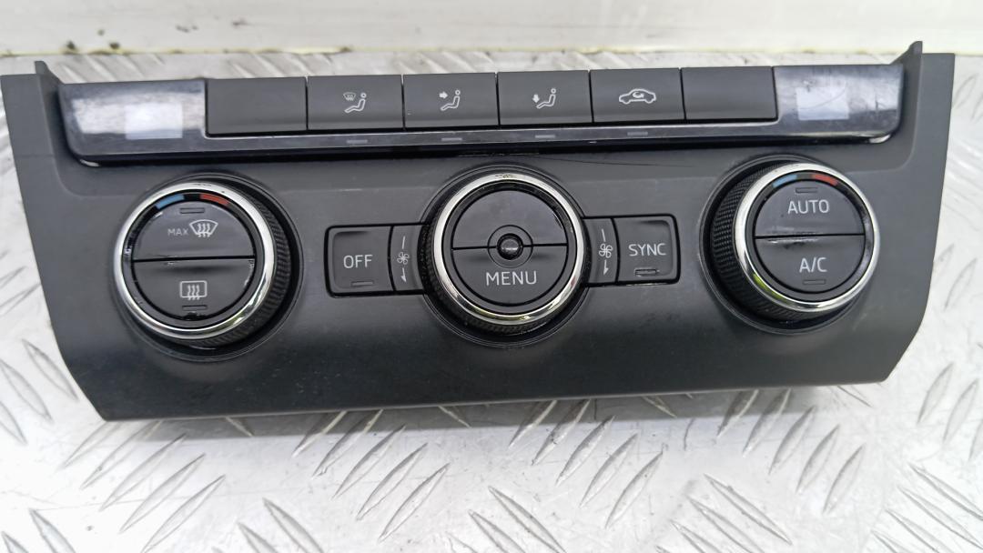 блок управления печки / климат-контроля Skoda Octavia 3 поколение (A7) 2015, 2.0 л., дизель, МКПП, универсал - фото №1