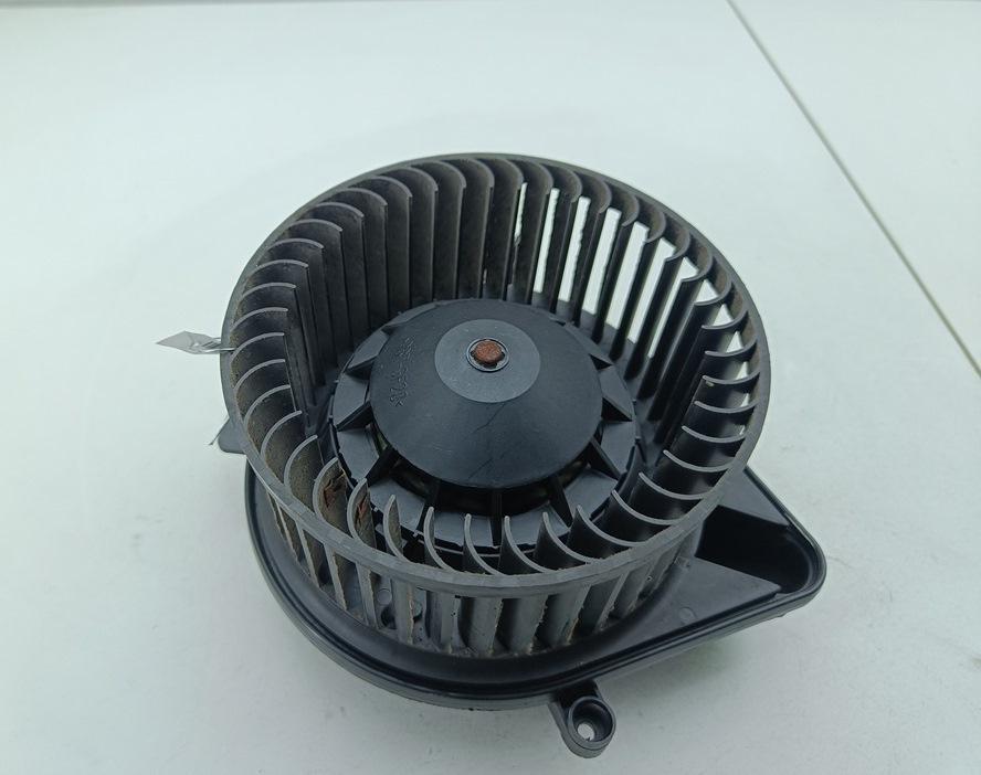 моторчик печки Audi A4 B7 2006, 2.0 л., бензин, АКПП, серый, универсал, 8E1820021E