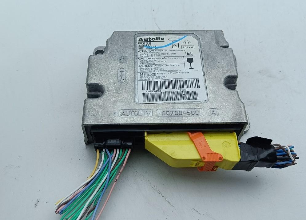 блок AirBag Renault Laguna 3 поколение 2008, 2.0 л., бензин, МКПП, чёрный, универсал, 606982400 - фото №1