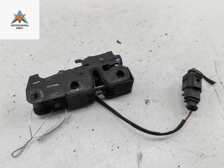 замок капота Audi Q7 4L 2006, 4.2 л., бензин, АКПП, серый, внедорожник 5 дв., 4L0823509