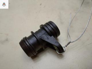 фланец (тройник) системы охлаждения Mercedes-Benz Vito-2 / Viano W639 2006, 2.2 л., дизель, МКПП, красный, микроавтобус