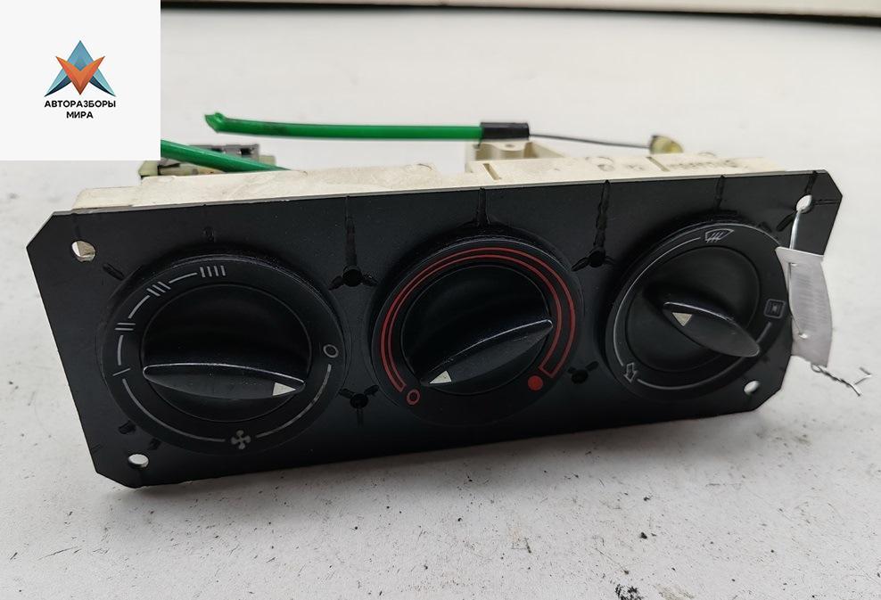 блок управления печки / климат-контроля Audi A4 B5 1996, 1.6 л., бензин, МКПП, серый, седан - фото №1