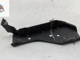 крепление фары левой Audi 80 8C/B4 1991, 2.0 л., бензин, МКПП, белый, седан, 8A0805607