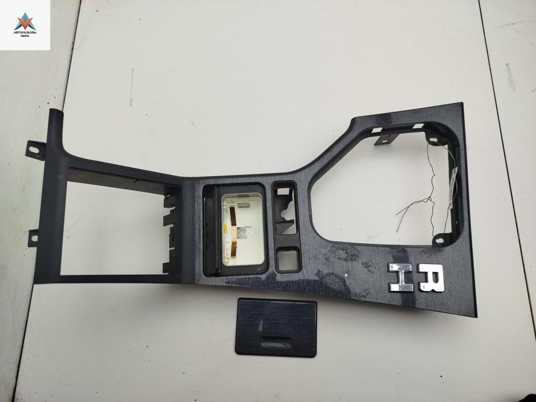 консоль салона (центральная часть) BMW 5 серия E39 1998, 2.0 л., бензин, МКПП, серый, универсал, 8196979 - фото №1