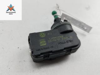 корректор фар Volkswagen Golf 4 поколение 2001, 2.0 л., бензин, МКПП, синий, универсал, 1J0941295F