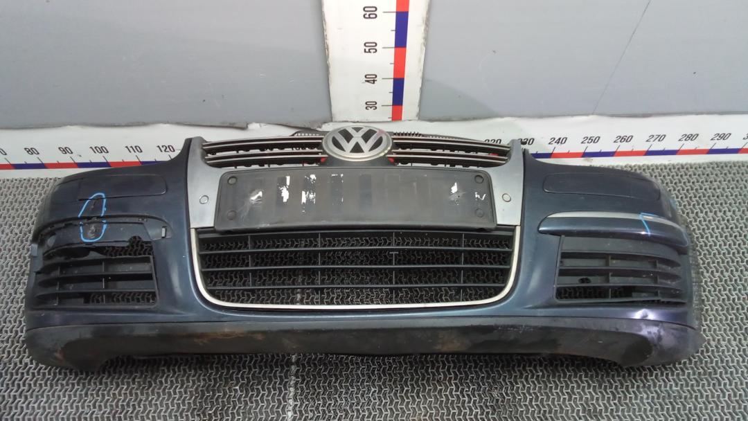 бампер передний Volkswagen Jetta 5 поколение 2008, 2.0 л., дизель, МКПП, седан - фото №1