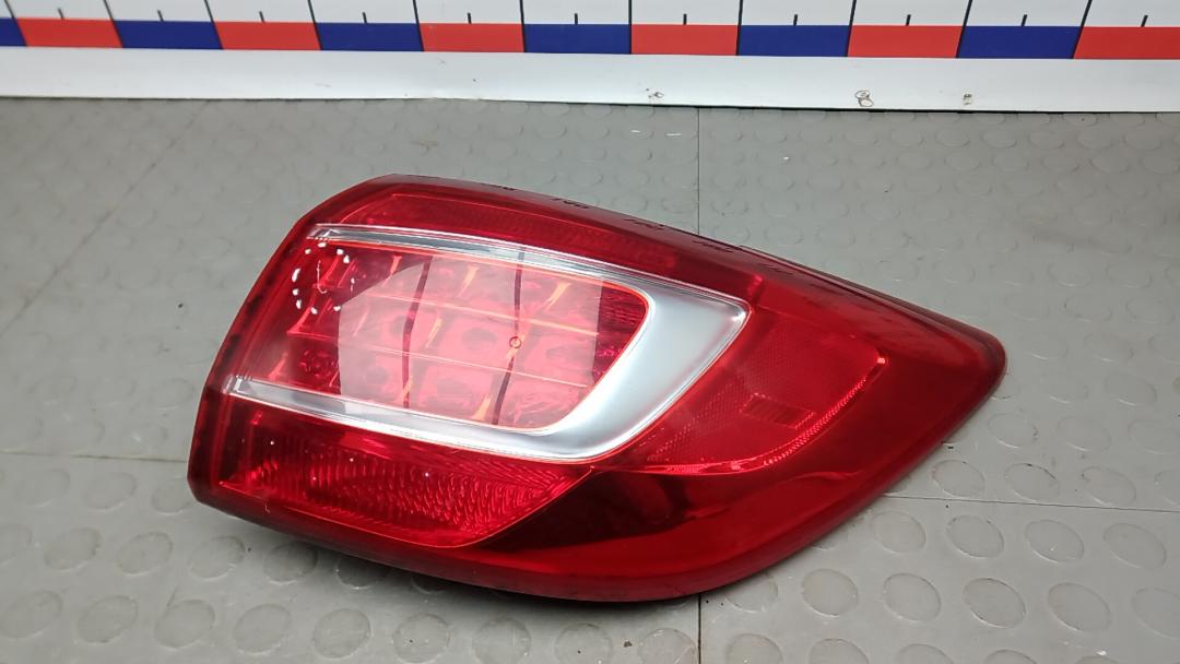 фонарь задний правый Kia Sportage 3 поколение 2011, 1.7 л., дизель, МКПП, внедорожник 5 дв. - фото №1