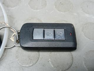 ключ-карта Mitsubishi Outlander 3 поколение [2-й рестайлинг] 2015, 2.0 л., бензин, АКПП, внедорожник 5 дв.