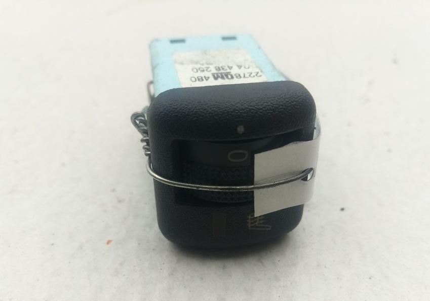 кнопка обогрева сидений Opel Zafira A 2001, 2.2 л., бензин, МКПП, серый, минивэн, 24438250