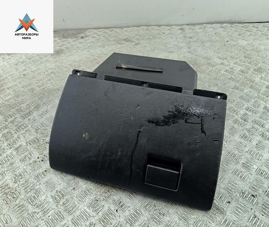 бардачок Opel Astra G 2001, 1.6 л., бензин, МКПП, чёрный, хетчбэк 5 дв., 90551334 - фото №1