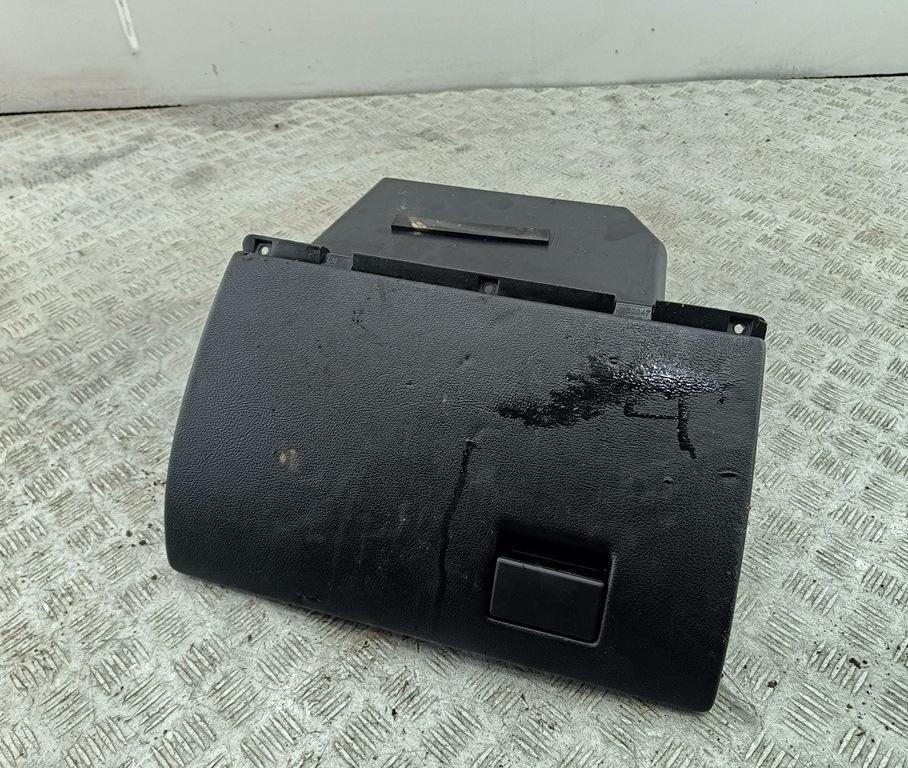 бардачок Opel Astra G 2001, 1.6 л., бензин, МКПП, чёрный, хетчбэк 5 дв., 90551334