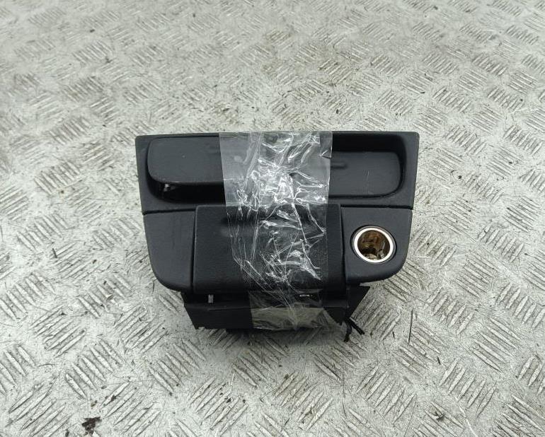 пепельница Opel Vectra B 1998, 1.6 л., бензин, МКПП, синий, седан