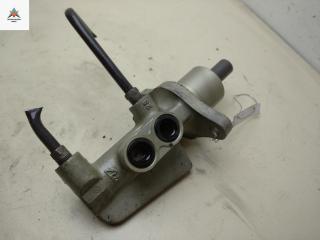 цилиндр тормозной главный Volvo S40 2 поколение 2004, 2.4 л., бензин, МКПП, серый, универсал