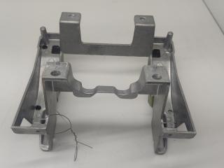 кронштейн (крепление) Audi Q7 4L [рестайлинг] 2011, 3.0 л., бензин, АКПП, чёрный, внедорожник 5 дв., 7L0863345