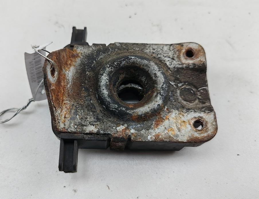 замок капота BMW 3 E46 2000, 2.0 л., дизель, МКПП, серый, седан, 8203859