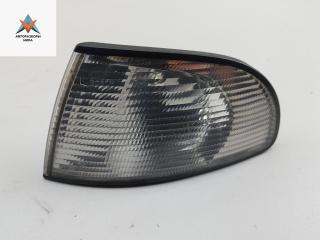 Поворотник (указатель поворота) левый Audi A4 B5 1997, 2.6 л., бензин, МКПП, серый, универсал, 8D0953049A
