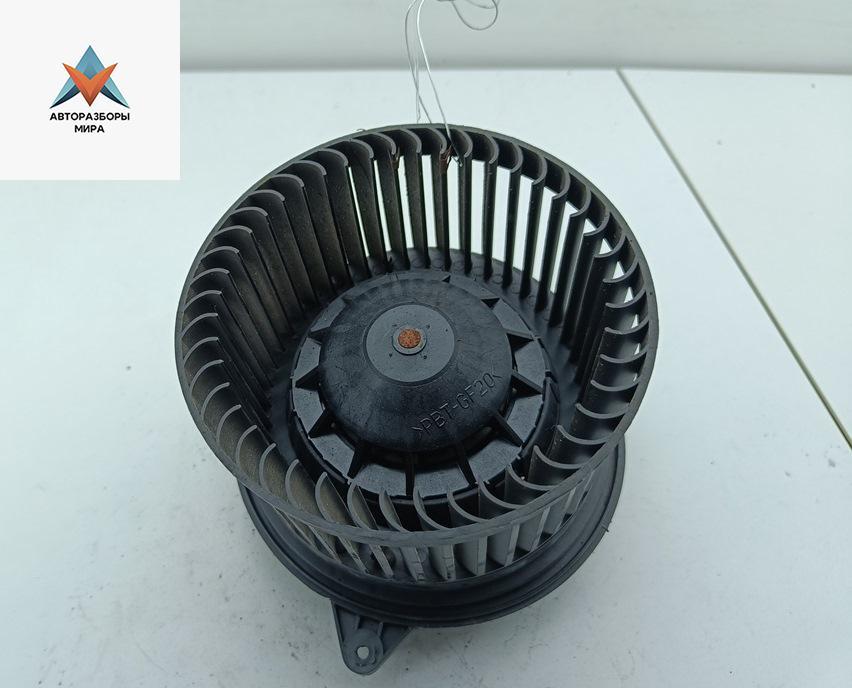 моторчик печки Ford Mondeo 3 поколение 2001, 2.0 л., бензин, МКПП, красный, хетчбэк 5 дв., 1S7H18456AC - фото №1