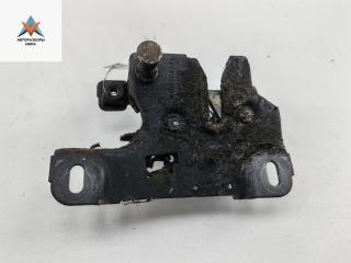 замок капота Audi A4 B5 1997, 1.6 л., бензин, МКПП, красный, седан, 8D0829509E