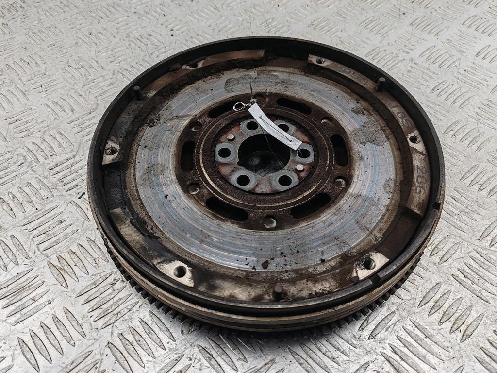 маховик Audi A4 B5 1998, 1.6 л., бензин, МКПП, чёрный, седан, 058105266