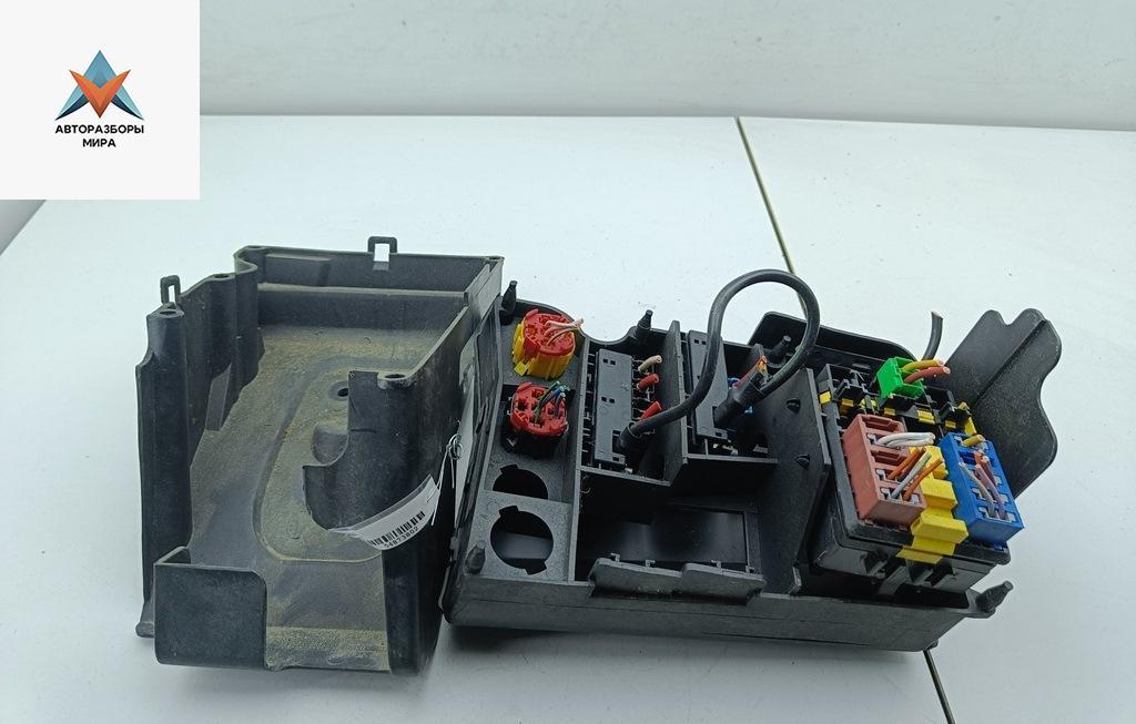 блок предохранителей Citroen Berlingo 1 поколение (M49) 2000, 1.8 л., бензин, МКПП, синий, фургон - фото №1