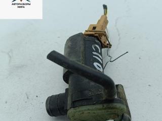 насос (моторчик) омывателя стекла Ford Focus 1 поколение [рестайлинг] 2001, серый, хетчбэк 5 дв., 93BB17K624BA