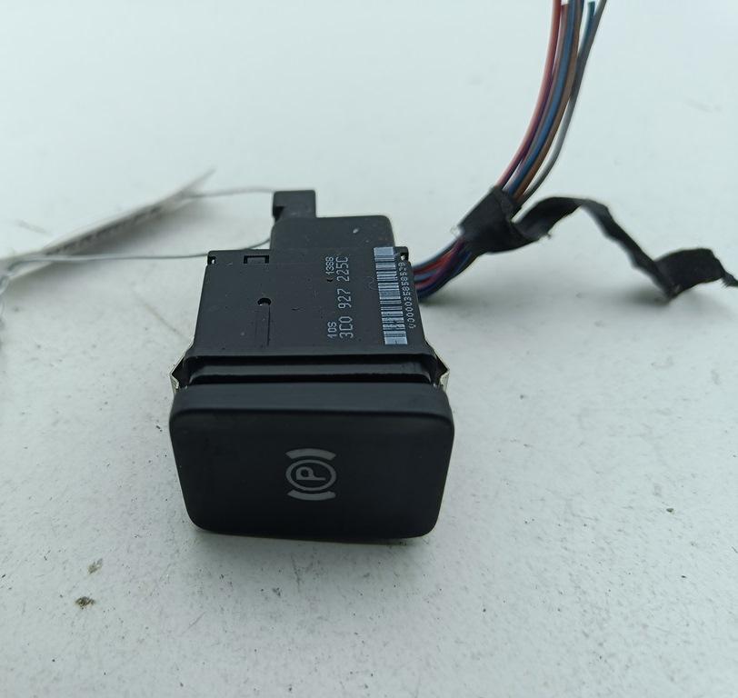 кнопка ручного тормоза (ручника) Volkswagen Passat B6 2006, 2.0 л., дизель, МКПП, серый, универсал, 3C0927225C
