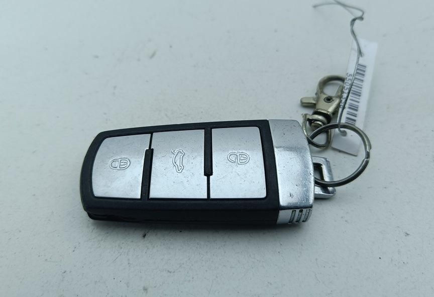 ключ Volkswagen Passat B6 2008, 1.9 л., дизель, МКПП, красный, универсал