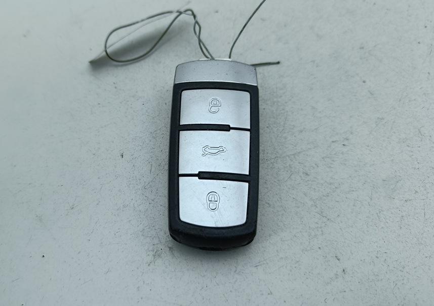 ключ Volkswagen Passat B6 2008, 2.0 л., дизель, АКПП, чёрный, универсал