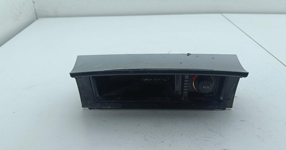 пепельница Volkswagen Passat B6 2006, 2.0 л., дизель, МКПП, серый, универсал, 3C0863284