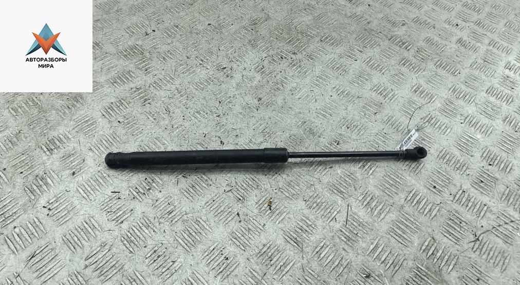 амортизатор капота Volkswagen Touran 1 поколение 2004, минивэн - фото №1