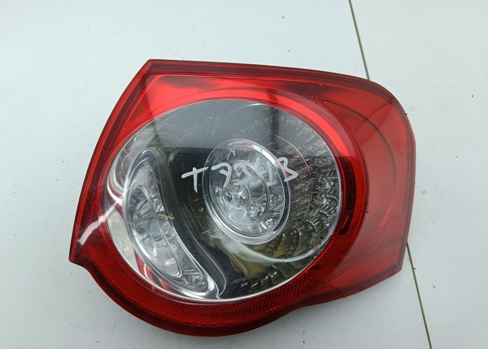 фонарь задний правый Volkswagen Passat B6 2006, 2.0 л., дизель, МКПП, серый, универсал, 3C9945096C - фото №1