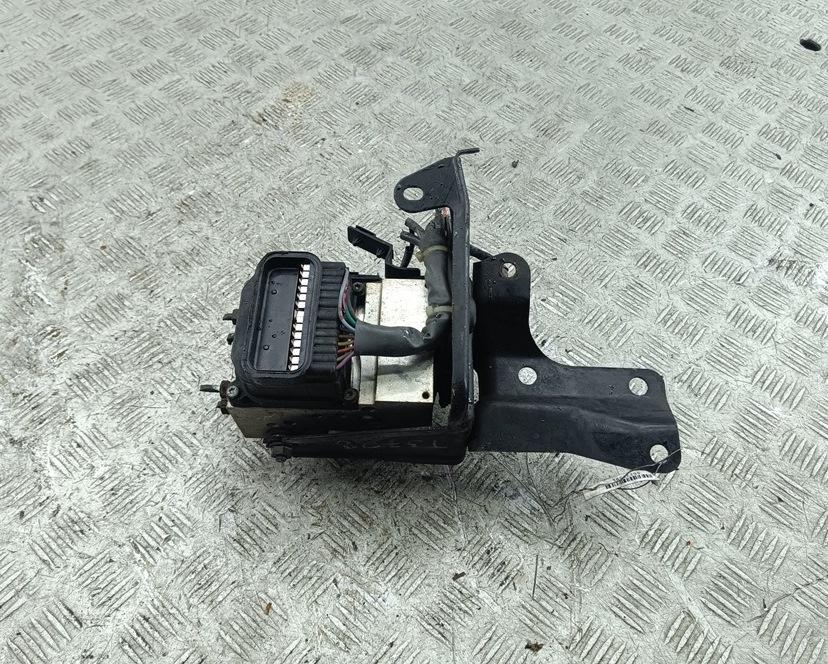 блок ABS Nissan X-Trail T30 2004, 2.2 л., дизель, МКПП, серый, внедорожник 5 дв., 476008H710