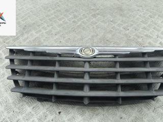 решетка радиатора Chrysler Voyager 4 поколение [рестайлинг] 2005, серый, минивэн, 04857960AA