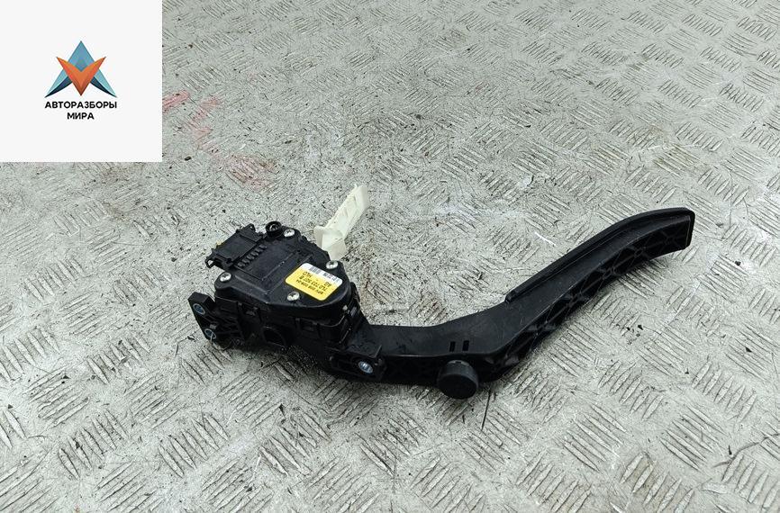 педаль Audi Q7 4L 2006, 4.2 л., бензин, АКПП, серый, внедорожник 5 дв., 7L0723507B - фото №1