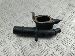 фланец (тройник) системы охлаждения Volkswagen Passat B6 2008, 2.0 л., дизель, МКПП, синий, универсал, 03L121132DE
