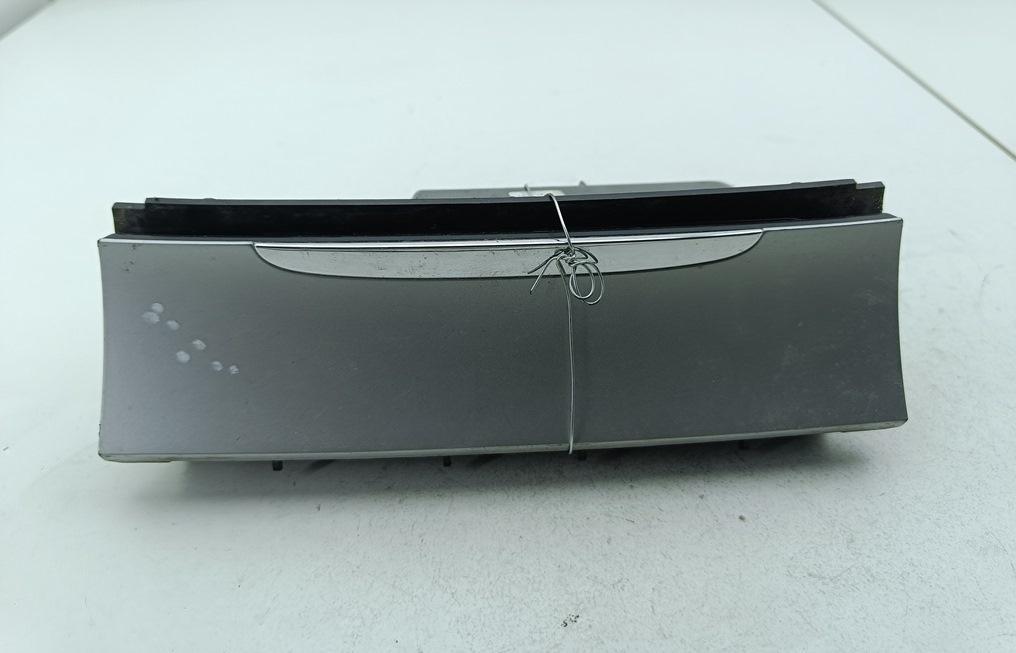пепельница Volkswagen Passat B6 2007, 2.0 л., дизель, МКПП, серый, универсал, 3C0863284