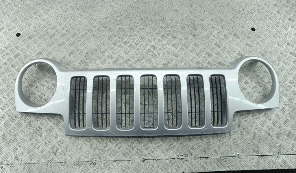 решетка радиатора Jeep Cherokee 2004, серый, внедорожник 5 дв., C19790B