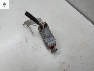 выключатель концевой (концевик) Opel Zafira 2 поколение (B) 2007, 2.2 л., бензин, МКПП, серый, минивэн, 55701396