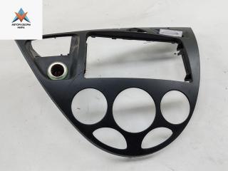 рамка под магнитолу Ford Focus 1 поколение 1998, 1.4 л., бензин, МКПП, зелёный, универсал, 98ABA046A04AC