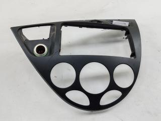 рамка под магнитолу Ford Focus 1 поколение 1998, 1.4 л., бензин, МКПП, зелёный, универсал, 98ABA046A04AC