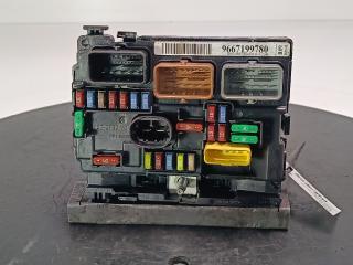 блок предохранителей Peugeot 207 1 поколение 2007, цвет, 9667199780