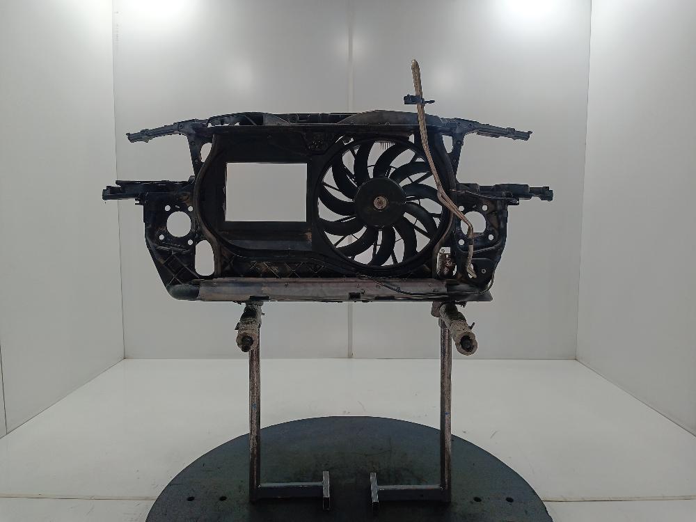 Передняя панель крепления облицовки (телевизор) Audi A4 B7 2005, цвет - фото №1