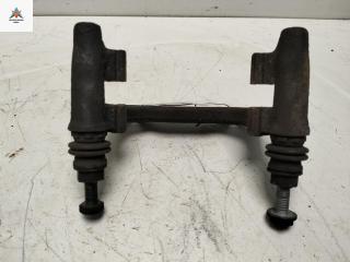 скоба суппорта Renault Scenic 2 поколение 2005, 2.0 л., бензин, АКПП, чёрный, минивэн