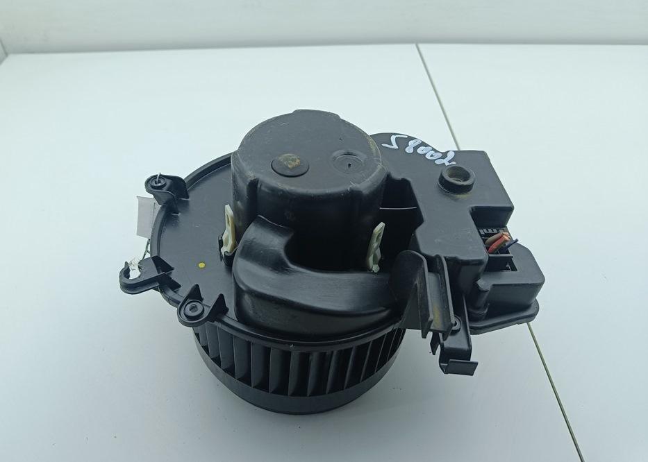 моторчик печки Mercedes-Benz C-Класс W203/S203/CL203 2002, 2.2 л., дизель, МКПП, серый, седан - фото №1