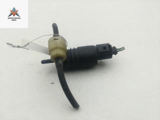 насос (моторчик) омывателя стекла Volkswagen Golf 4 поколение 1998, серый, хетчбэк 3 дв., 1J0973722